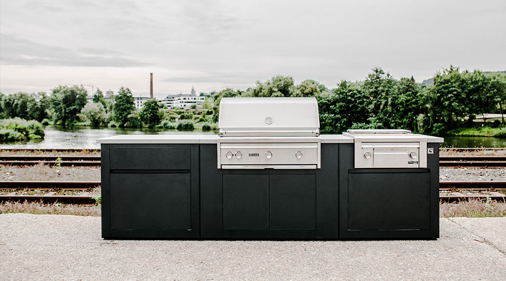 Direktes und indirektes Grillen mit einer Outdoorküche